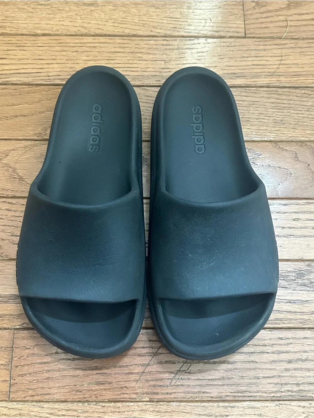 Adidas adilette Slides kids size 6